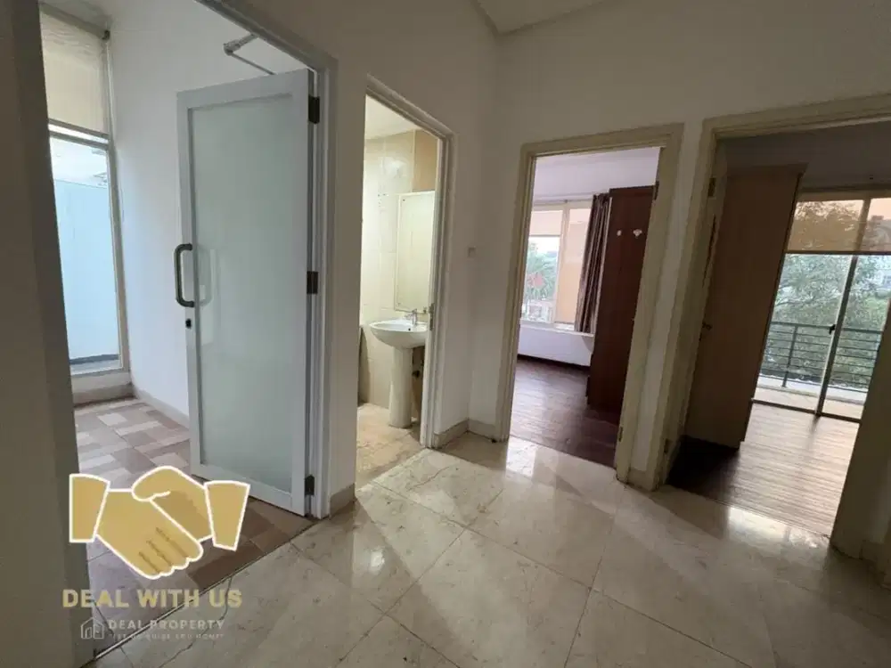 sewa rumah crown golf PIK uk 10x25m furnished