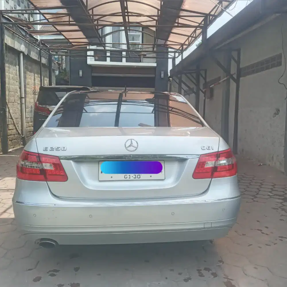 Meecedes Benz E 250 AT Tahun 2010