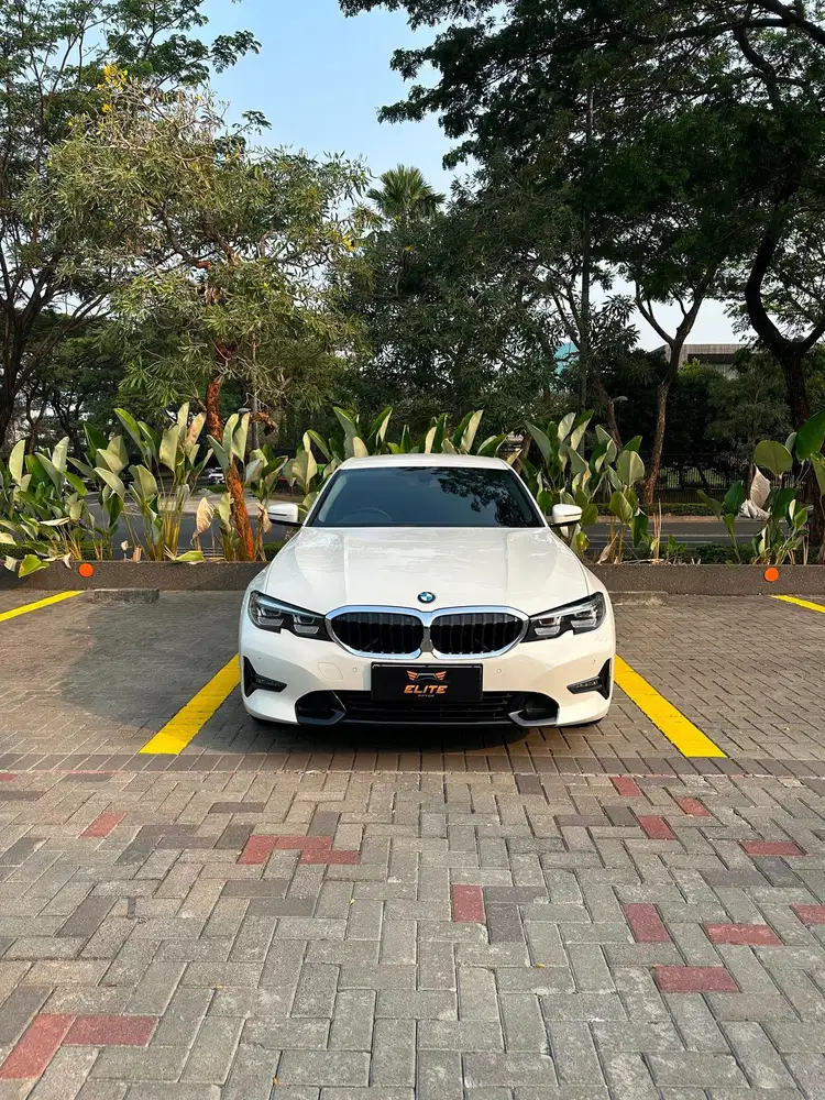 BMW 320i Dynamic 2022 On Warranty