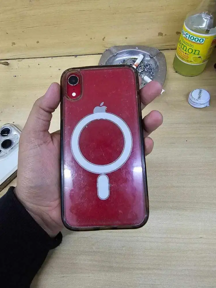 Iphone xr merah 64gb inter