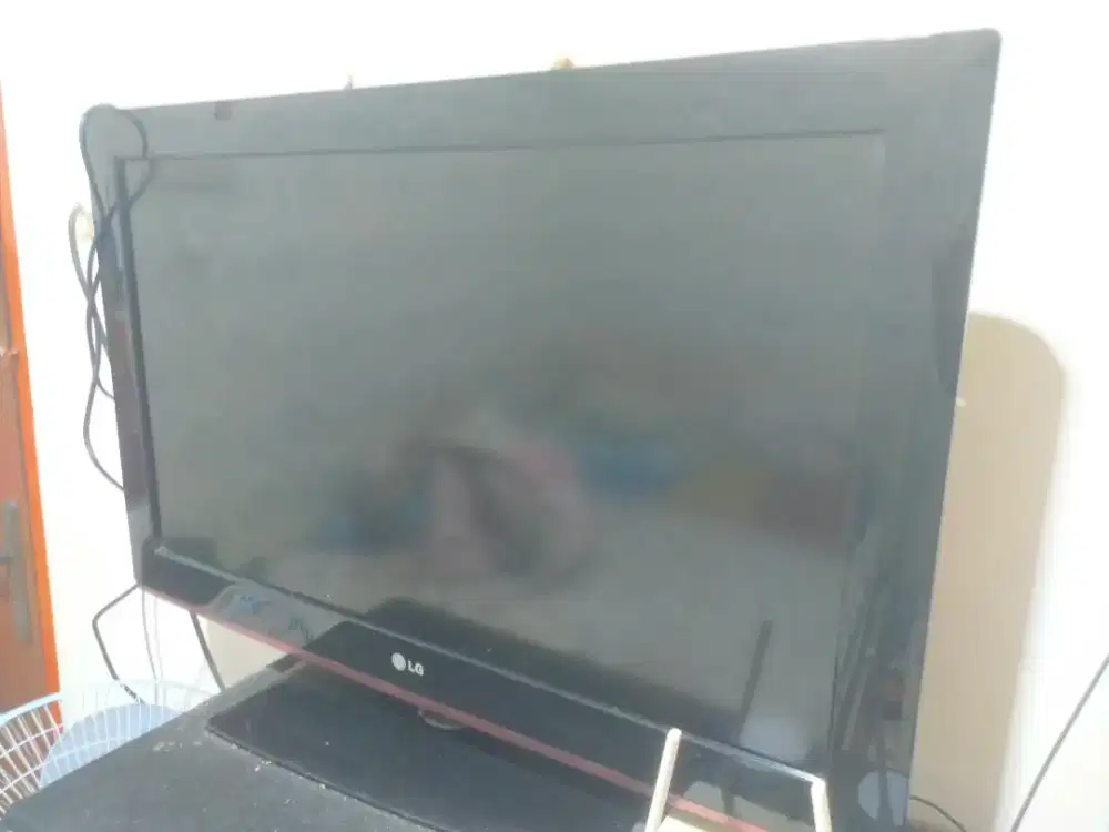 Di jual second tv LCD merk LG 32 inch