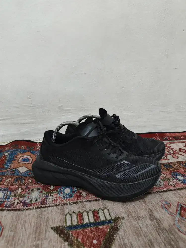 sepatu running mills, not specs new balance converse adidas eiger 910