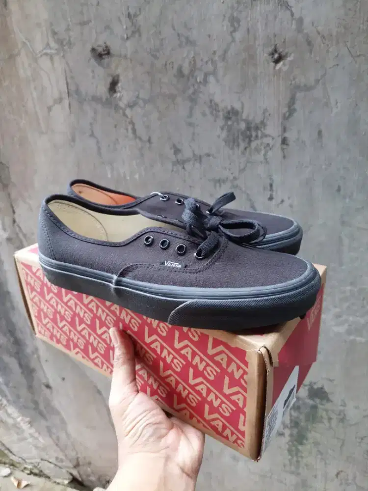 Vans authentic black brand new old stok