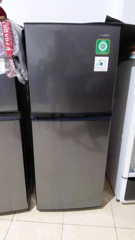 Kulkas sharp.2pintu bagus ori