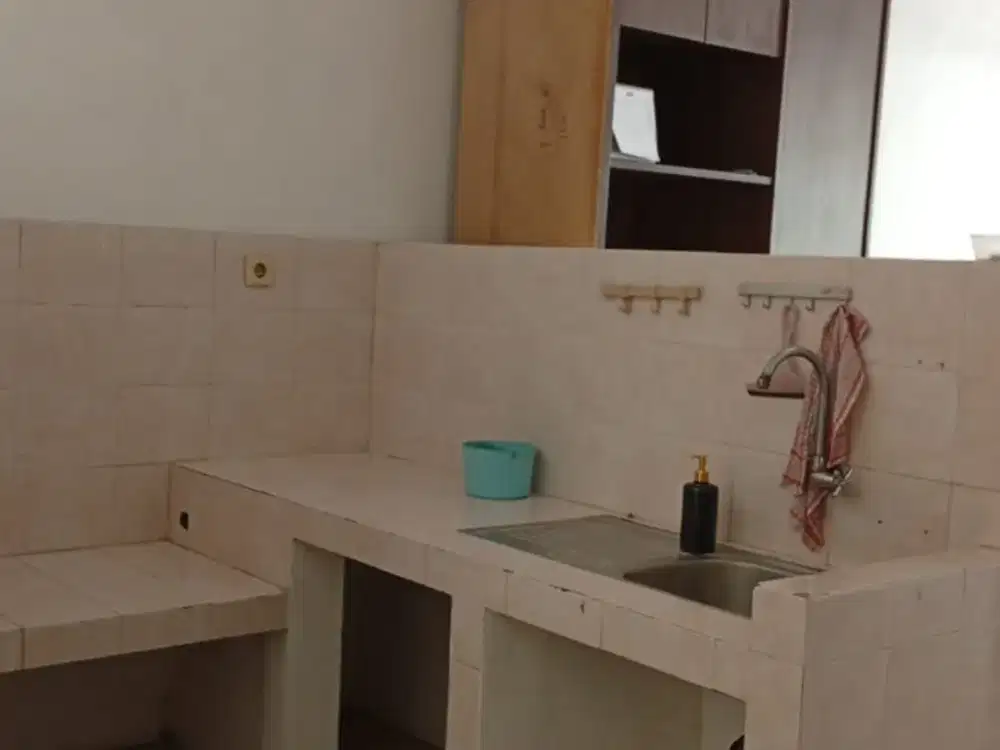 DISEWAKAN RUMAH SEMI FURNISHED DI KELAPA GADING Jl Kelapa Hibrida 2