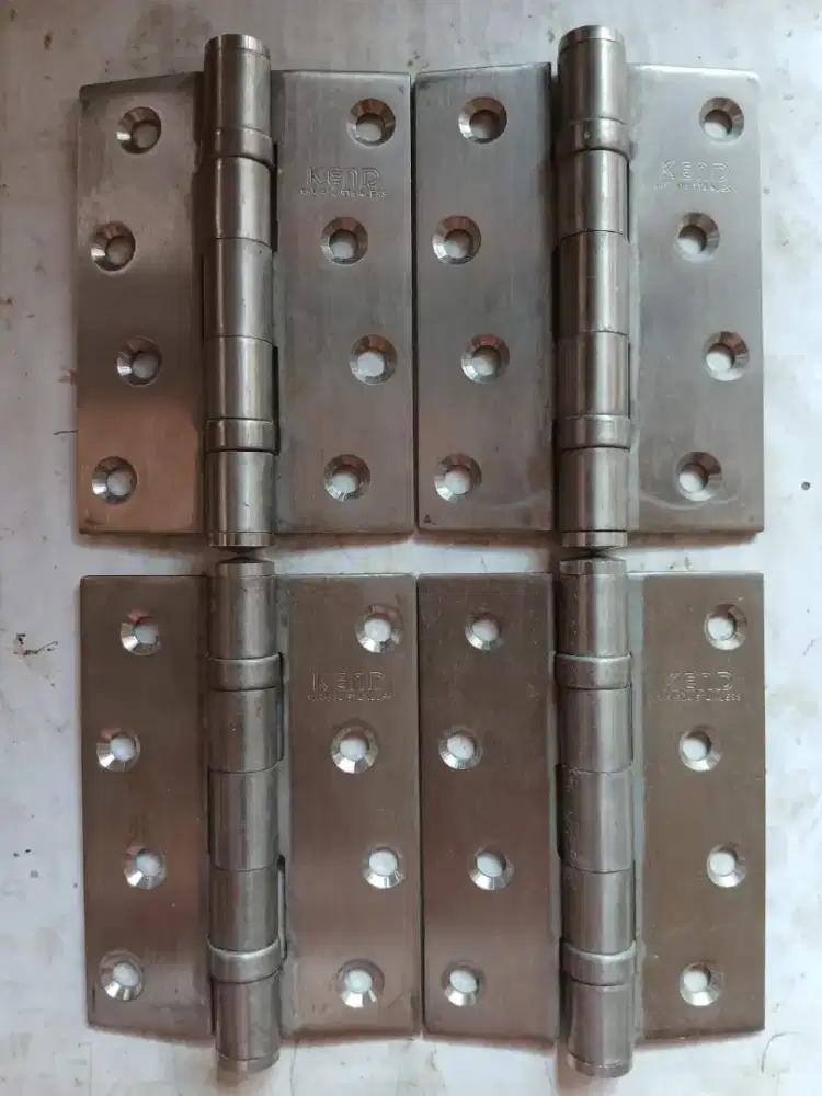 Engsel pintu merk: KEND, uk: 3 x 4, t = 3 mm ( tanpa bungkus ).