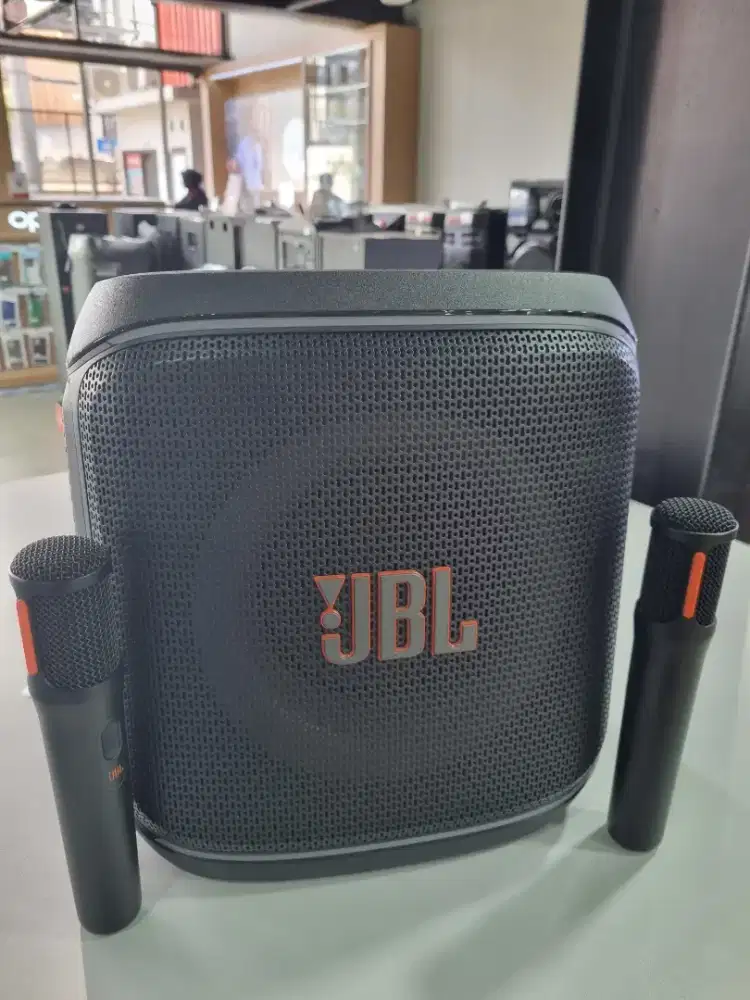 JBL PARTYBOX ESSE 2 PROMOO FREE 2 MIC ORI JBL
PROMO CICILAN BUNGA 0%