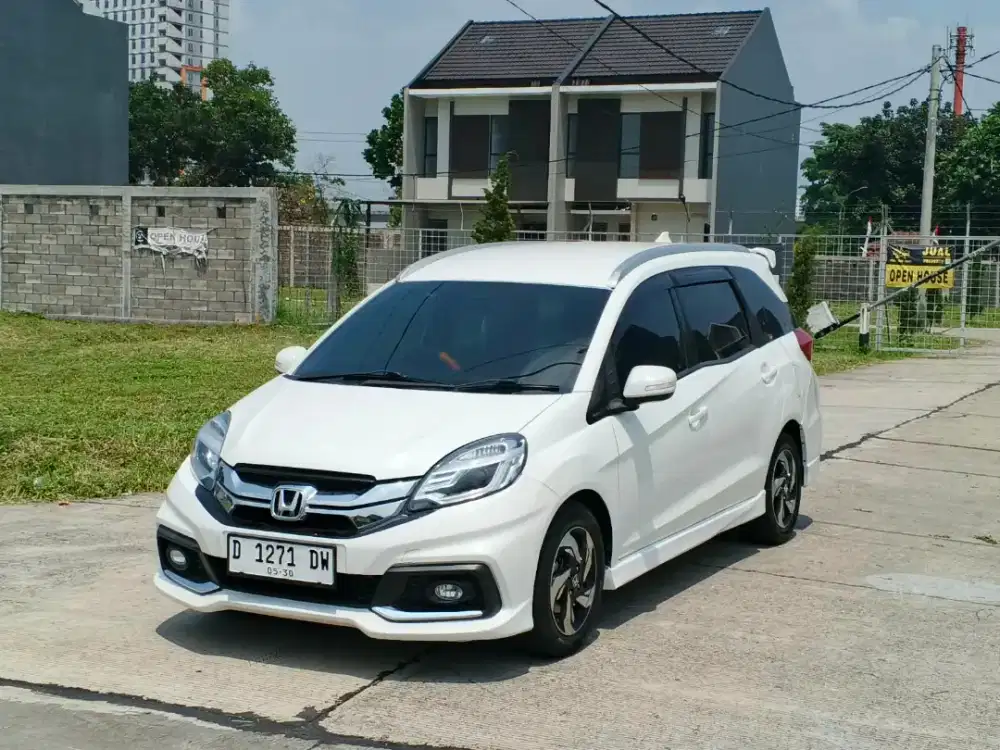 DP 8 jtn Mobilio RS CVT 2015 white