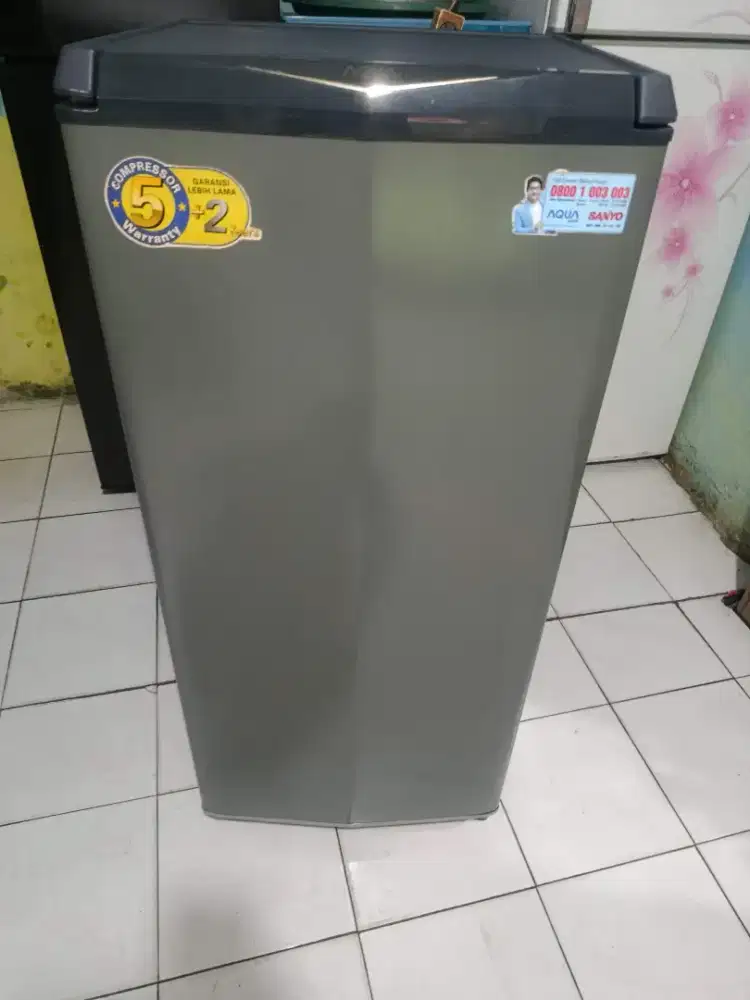 Kulkas 1 pintu merek AQUA