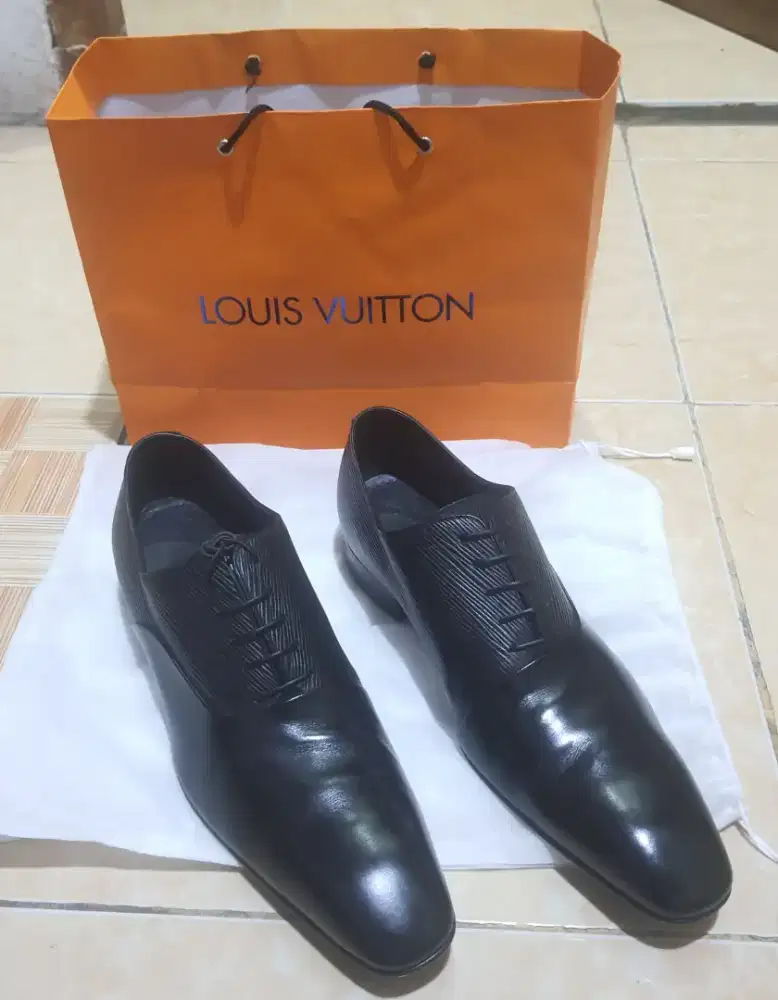 JUAL CEPAT LV Oxford Epi Leather Size 44 - VGC + Sertif LC