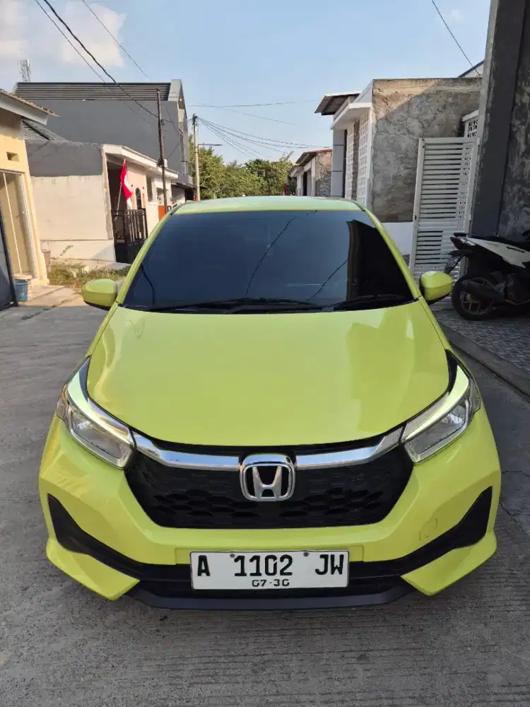 Brio satia E CVT metik 2025