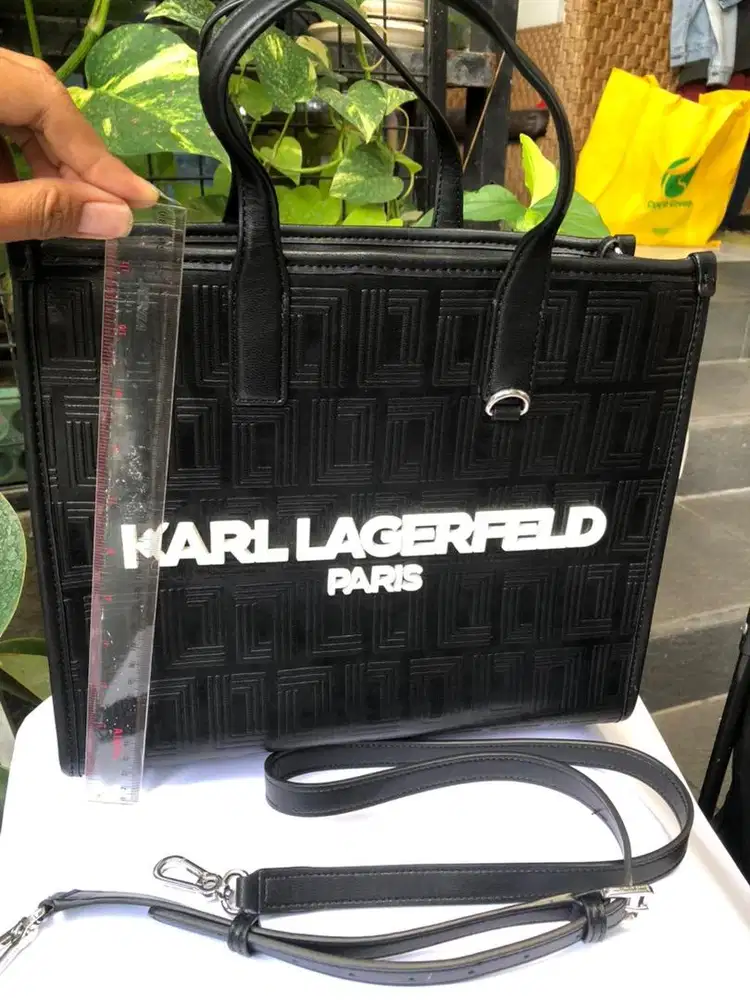 KARL LAGERFELD HITAM