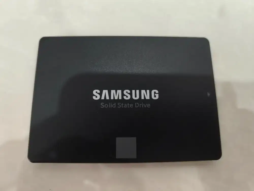 Jual cepat hardisk 3 hdd dan 1 ssd bekas pakai dari baru