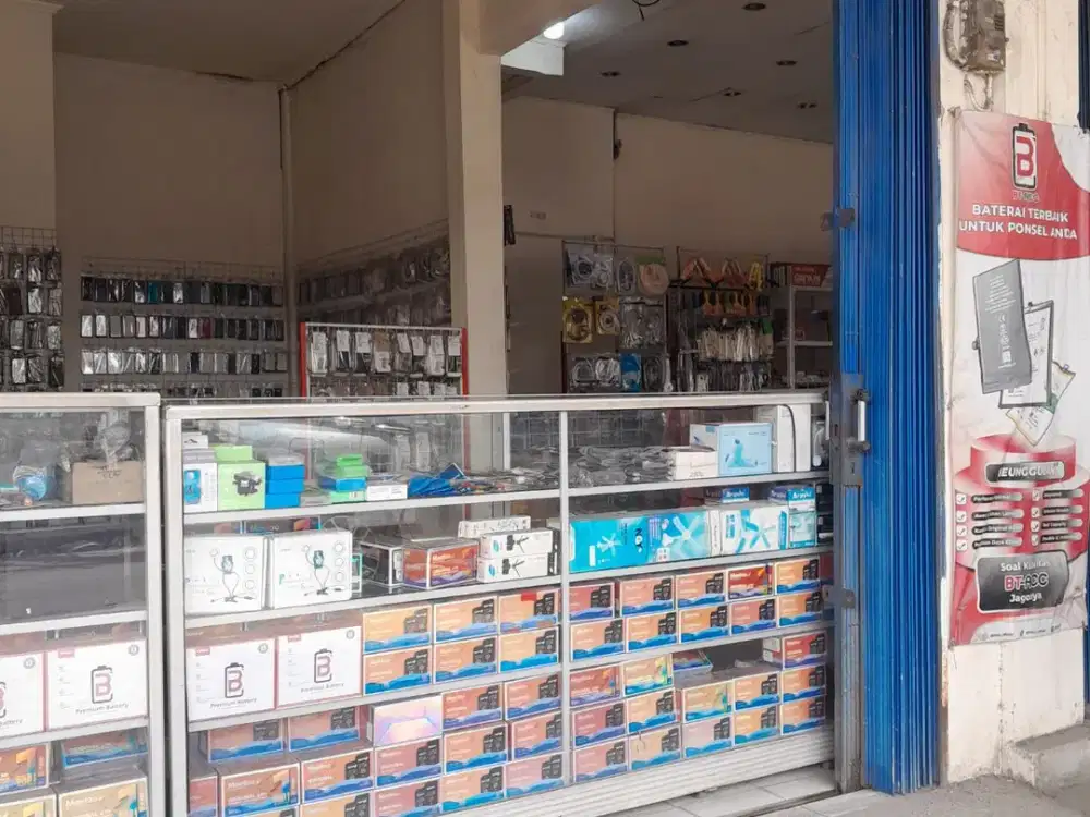 Super strategis! Ruang usaha + kontrakan + rumah + 3 kios di Jalan Raya Perjuangan Bekasi
