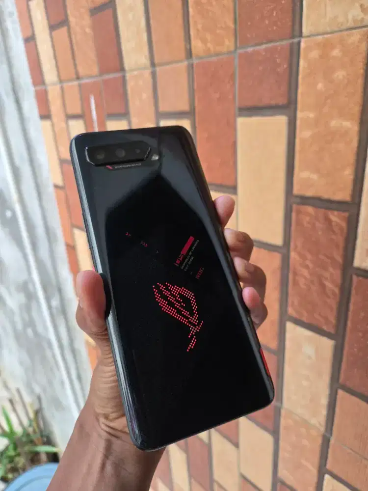 Rog Phone 5 12GB 256GB Mantap Ngagame rata kanan