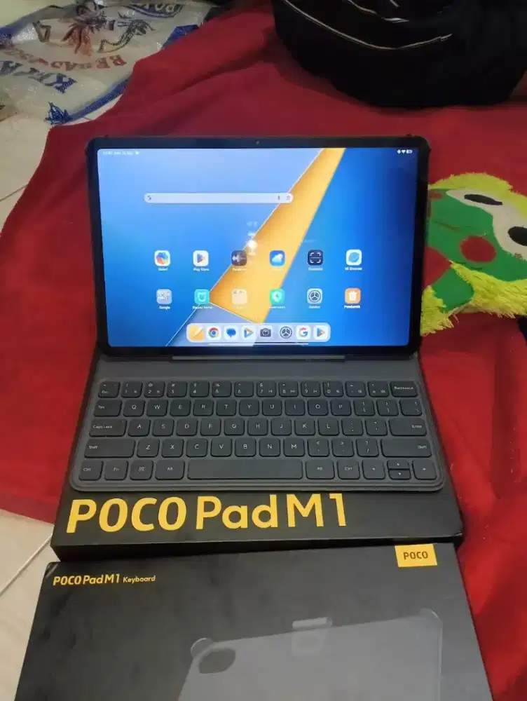 Poco Pad M1 8/256 + Keyboard
