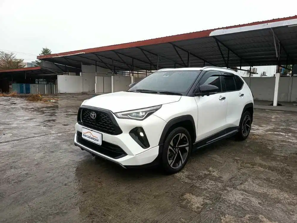 TOYOTA YARIS CROSS S AT 2023