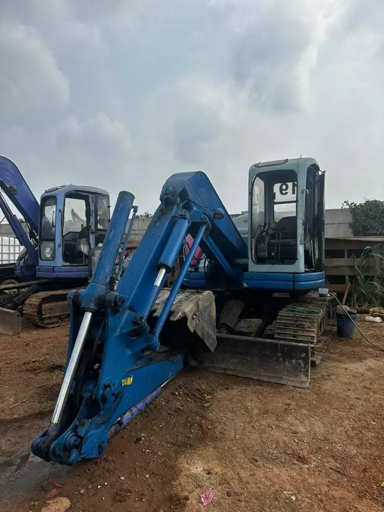 KOMATSU PC 75UU