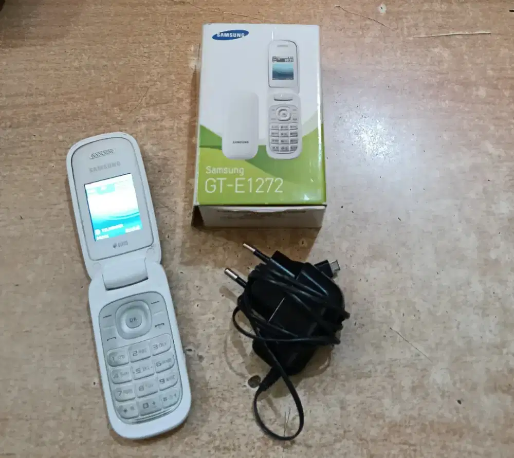 Handphone HP Flip Samsung GT-E1272 Putih