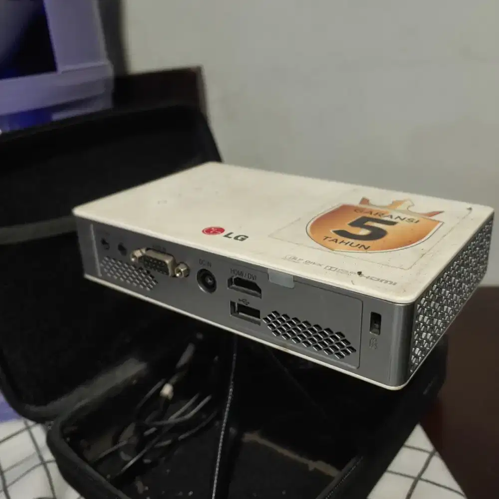 Projektor mini theater LG pB-62G