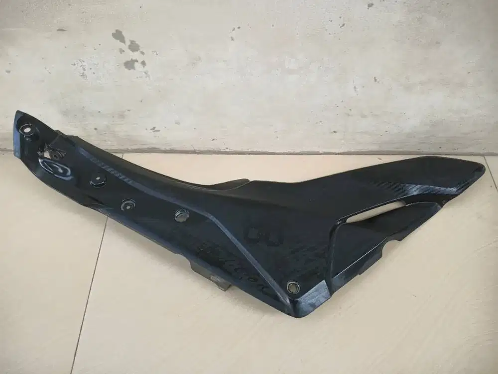 Cover samping CB150r old
