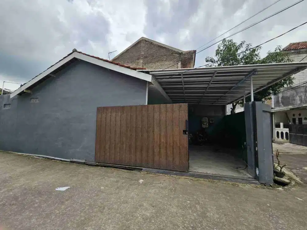 rumah hoek bisa untuk usaha komplek permata biru dekat upi, UIN cibiru