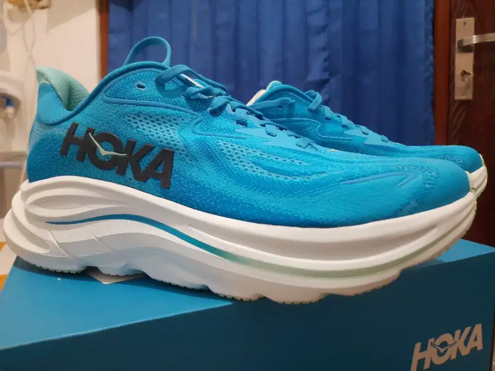 Sepatu HOKA clifton 10