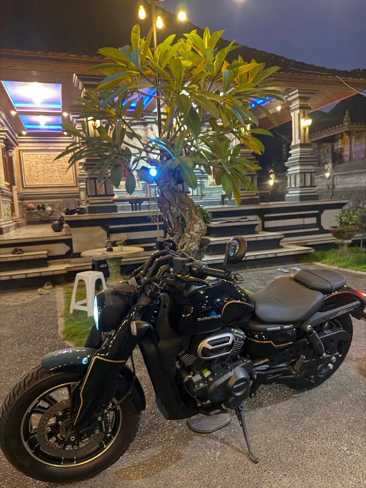 QJMotor SRV 250 Libero