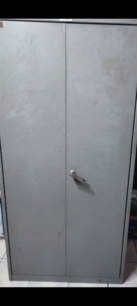 Lemari kabinet 2 pintu