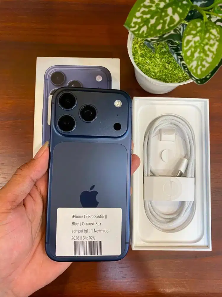 Iphone 17pro 256 biru Garansi Resmi On 01/11/2026 | fullset