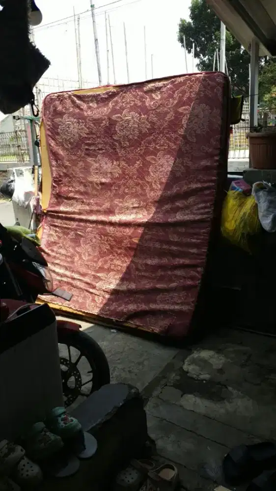 Kasur busa bekas