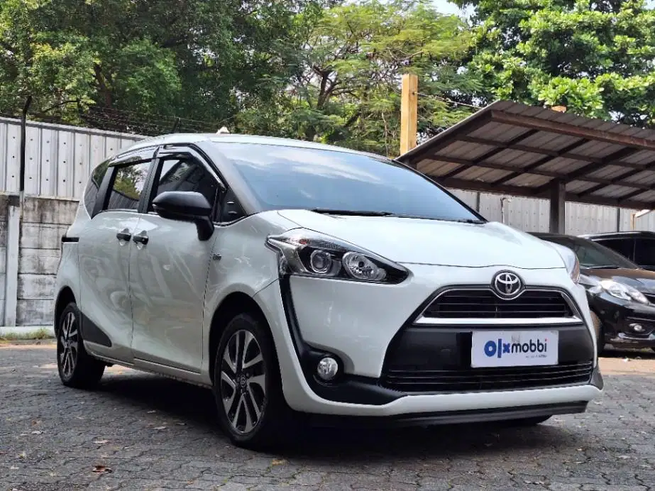 KM Rendah - Toyota Sienta 1.5 V Bensin-MT 2019