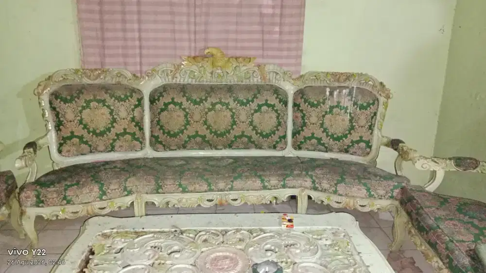 Kursi VINTAGE kayu ukiran Burung Garuda