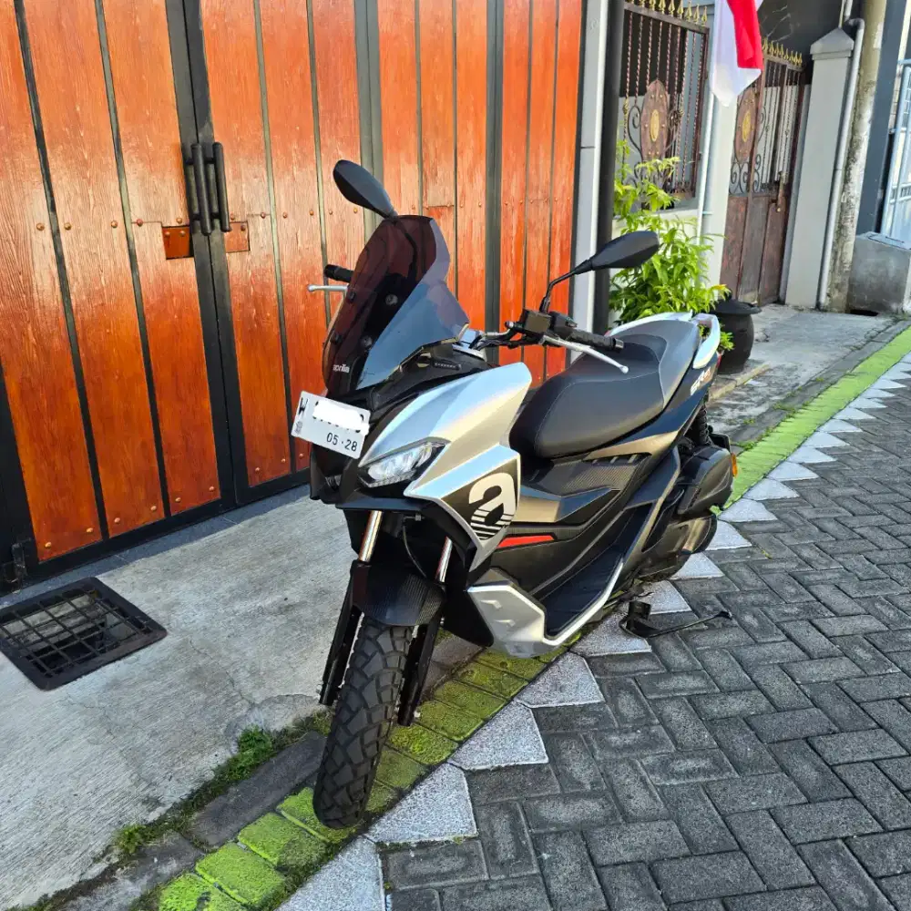 2023 Aprilia SR Gt 200 brg bagus km rendah