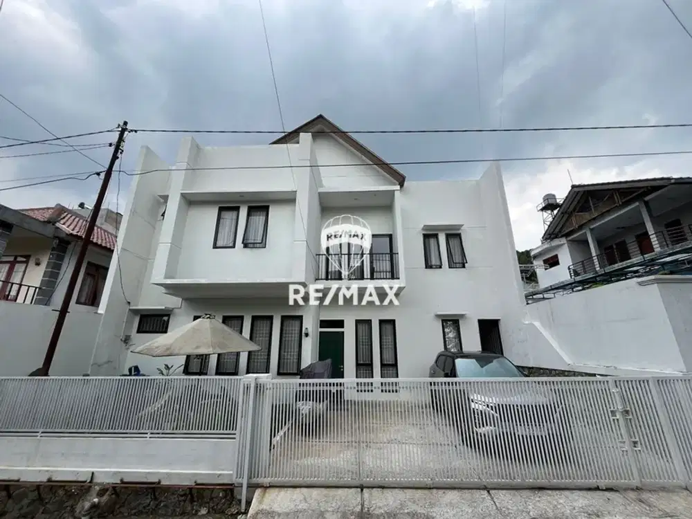 DIJUAL RUMAH ASRI DI KOMPLEK BUKIT LIGAR BANDUNG