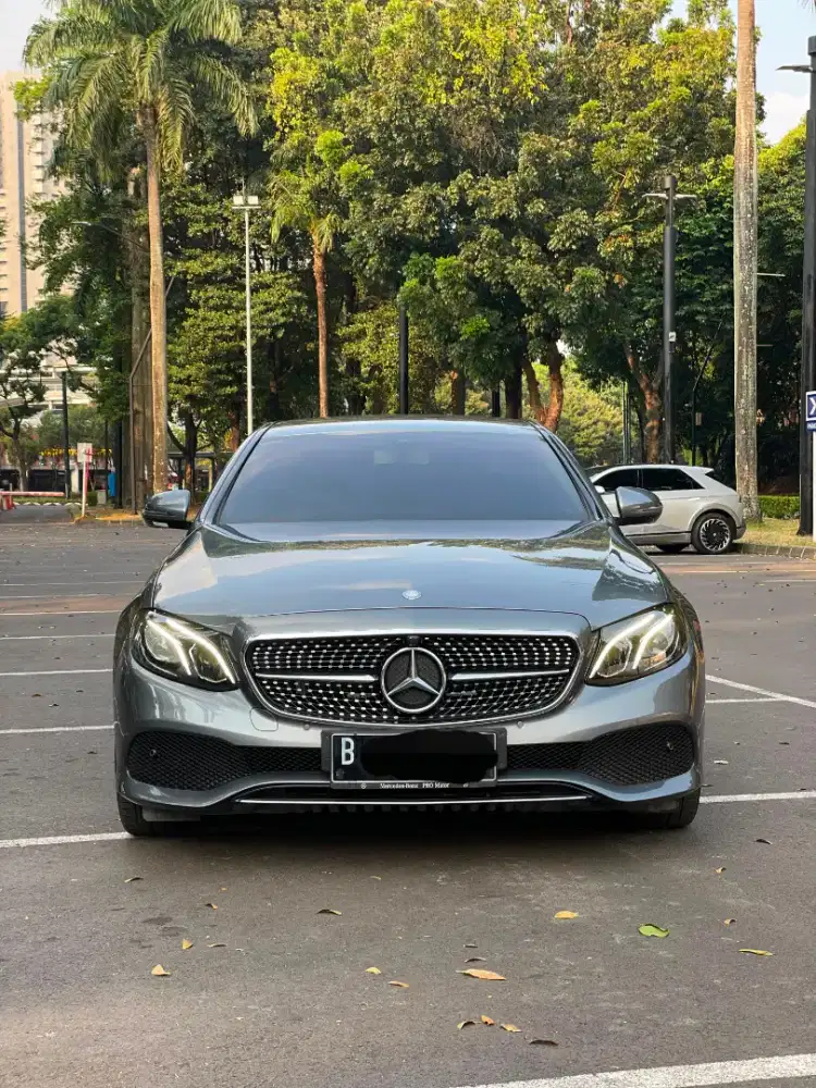 Mercedes benz e250 2017 low km good condition