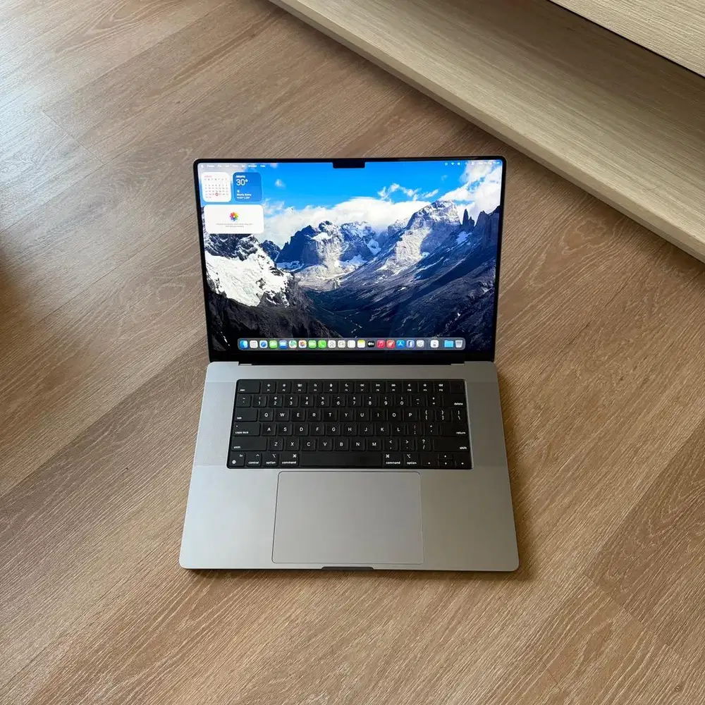 Macbook Pro M2 Max 16 inch 32/1TB Space Grey Like New