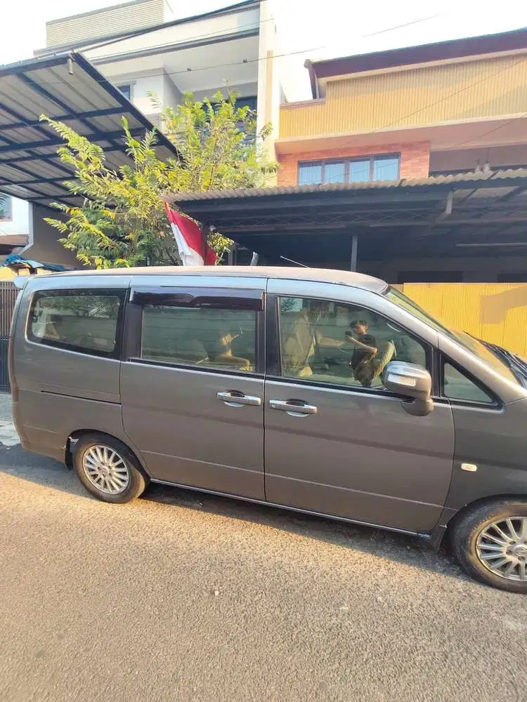 Nissan Serena 2009 Bensin