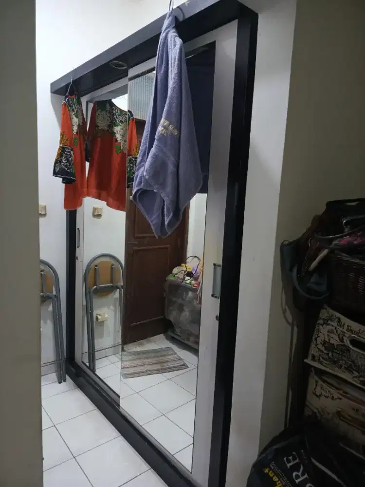 Lemari baju Jumbo 2,4 meter