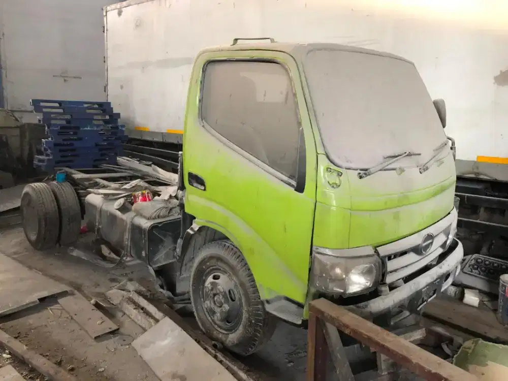 Hino 6 Roda 110 HD 2012