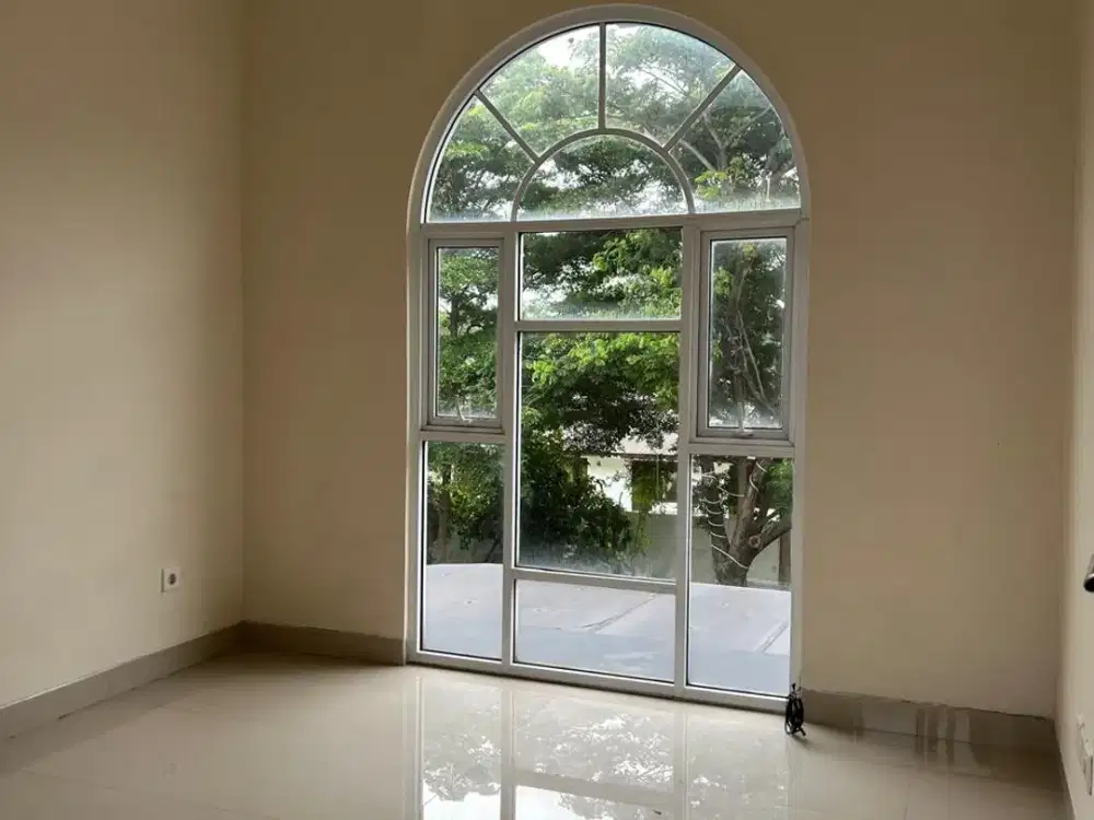 Rumah Cluster Lasaine JGC Dengan 2+1 Kamar Mandi Dan 2 AC