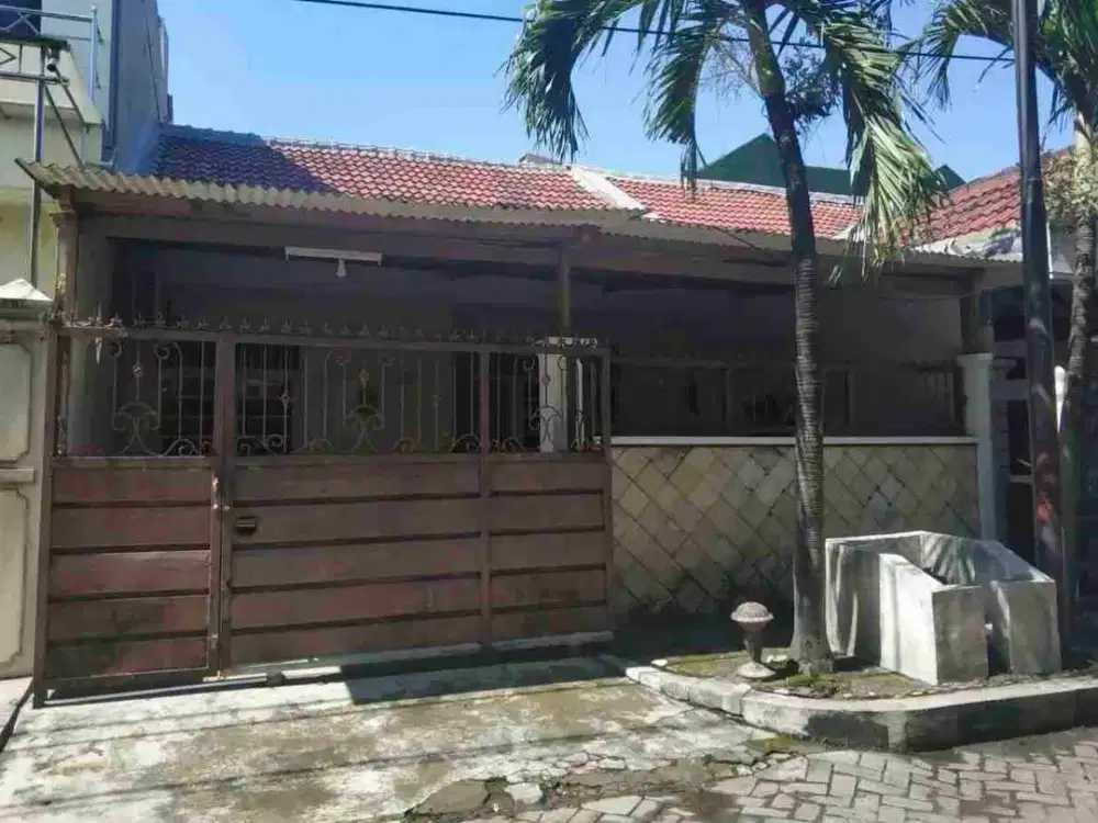 Dijual Rumah Siwalankerto Permai
Dekat kampus UK Petra, Jalan raya A Yani
One Gate System