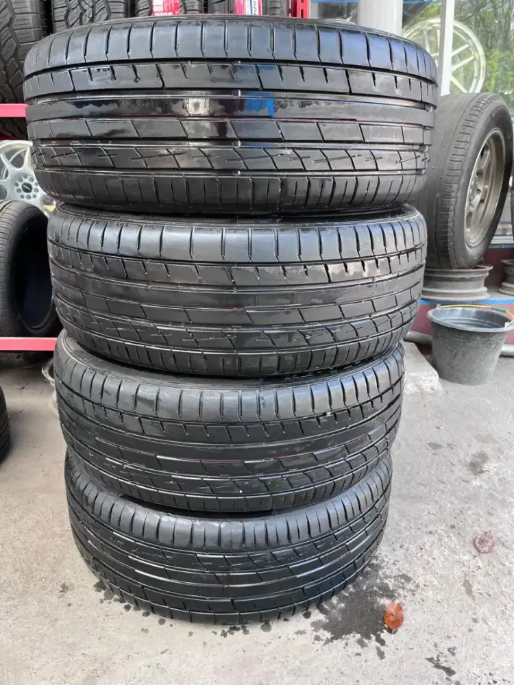 Accelera 275/45 R22 kondisi 90% tahun 2019 4pcs