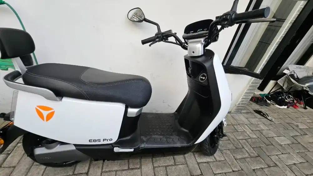 Yadea E8S Pro km rendah