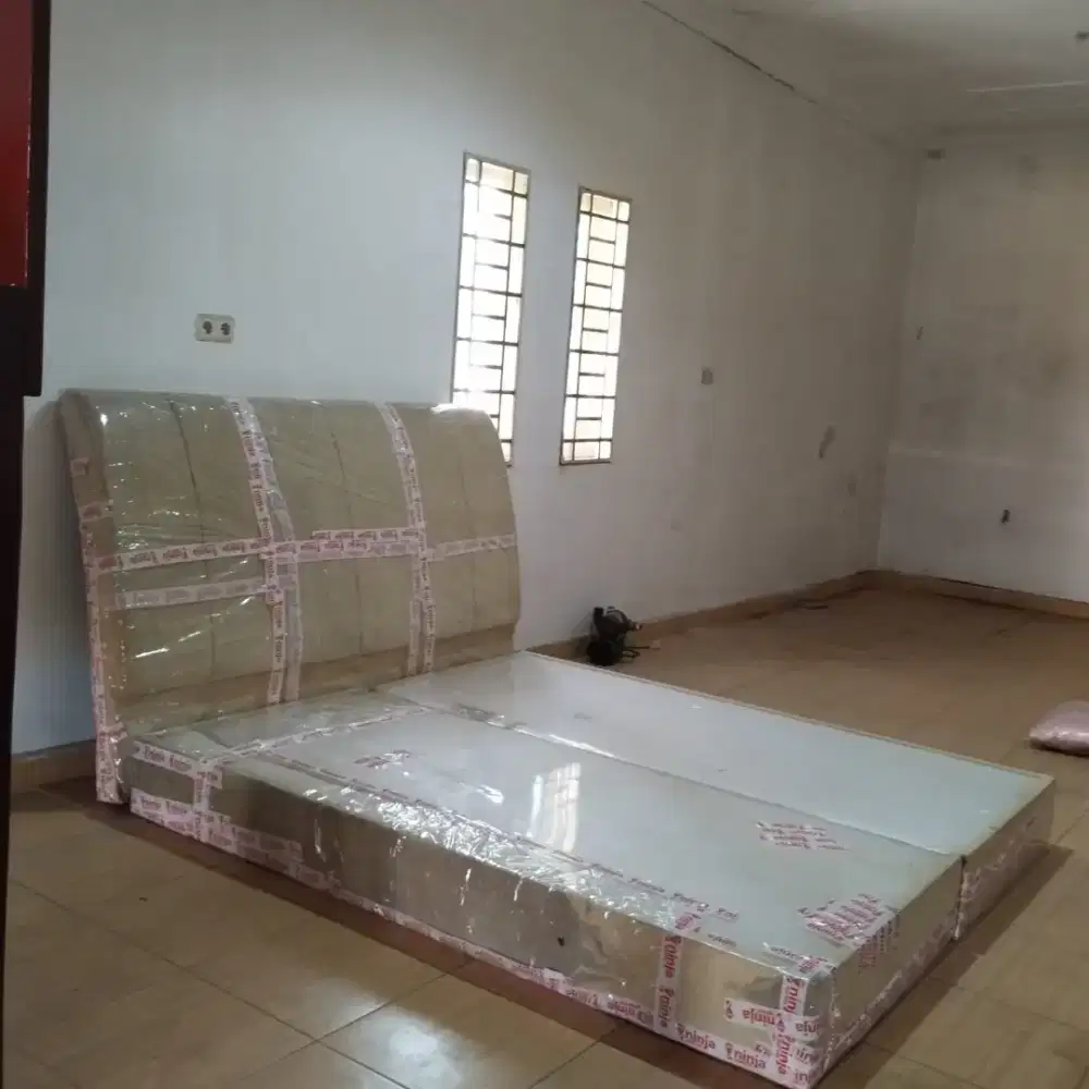 Tempat tidur helux 180 x200