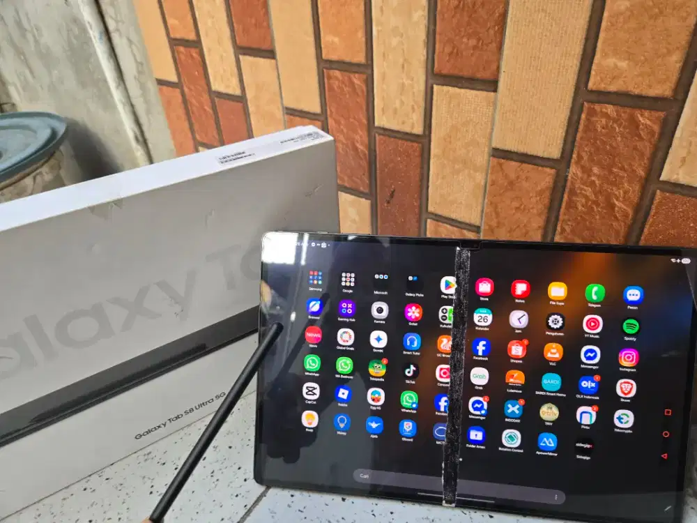 Galaxy Tab S8 Ultra 12GB 256GB minus lcd garis