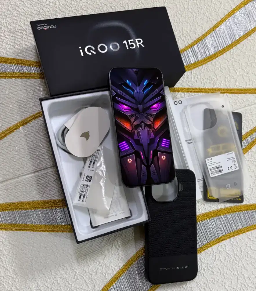 Iqoo 15R 12/256GB 5G Snapdragon 8 Gen 5 Garansi Resmi Juni 2027 Mulus