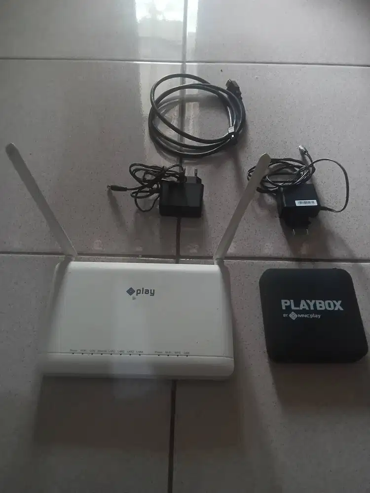 Router Wifi ZTE & Setup Box Android + Adaptor Bawaan, Normal, Depok