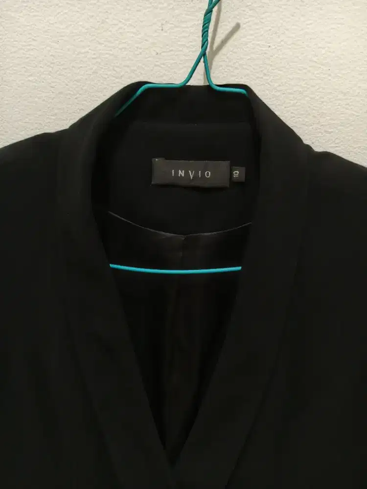 Dijual blazer Invio  wanita size 10 warna hitam