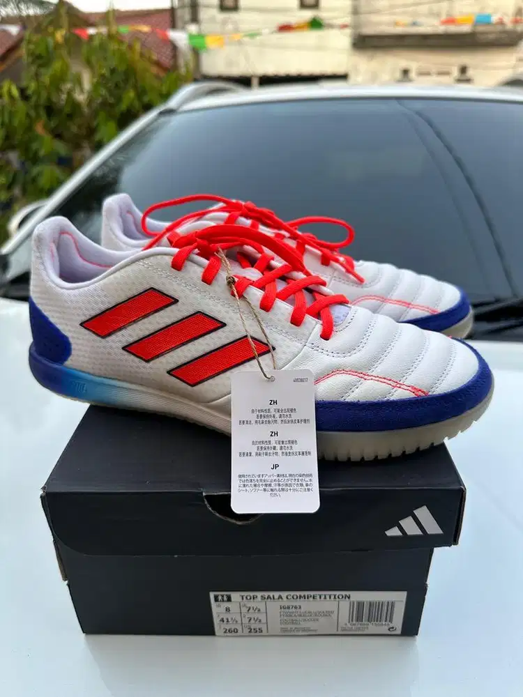 Sepatu Futsal Adidas Top Sala Competition.